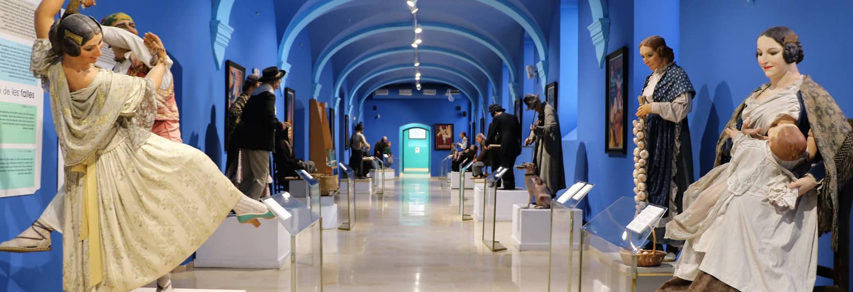 museo-fallero-la-guia-de-valencia-hello2